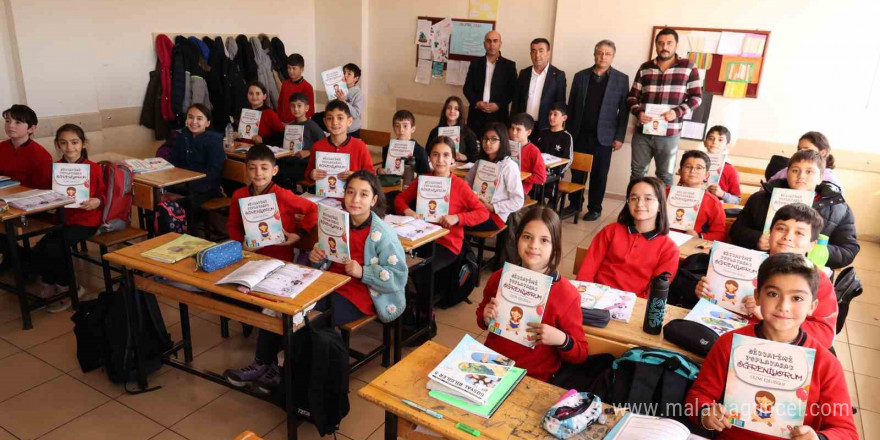 Başkan Metin’den öğrencilere hediye yağmuru