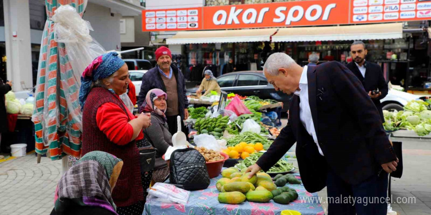 Başkan Özçelik esnafın taleplerini not aldı