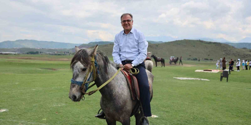 Başkan Özdoğan’dan Hürmetçi Sazlığı’na davet