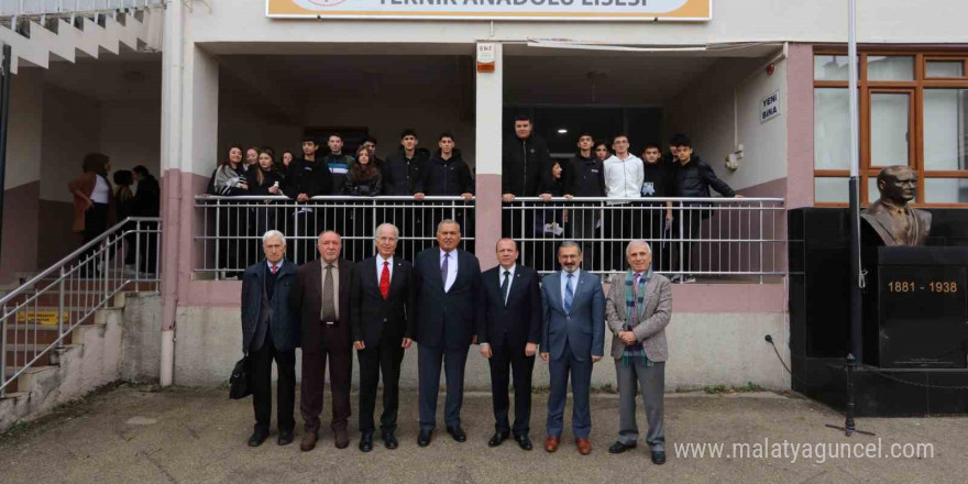 Başkan Özer Matlı, mezun olduğu lisede gençlere ilham verdi