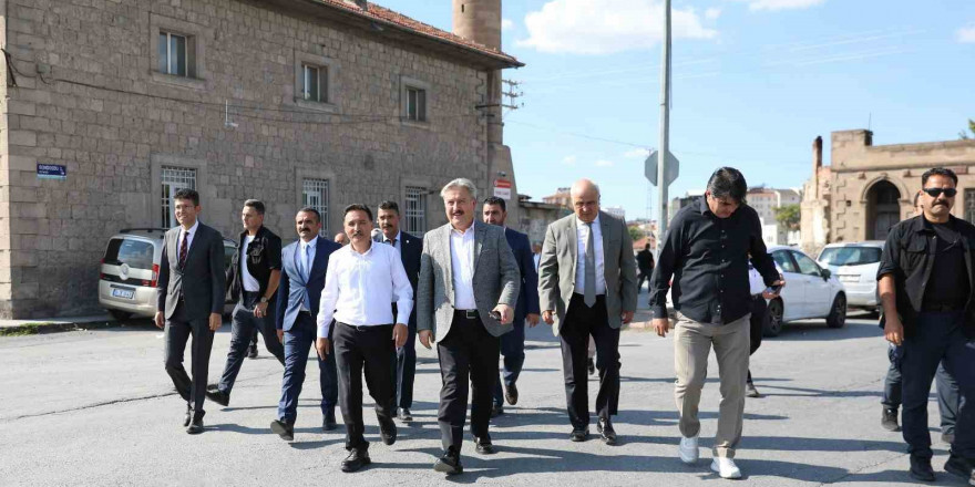 Başkan Palancıoğlu: “Melikgazi’de metruk yapı bırakmayacağız”