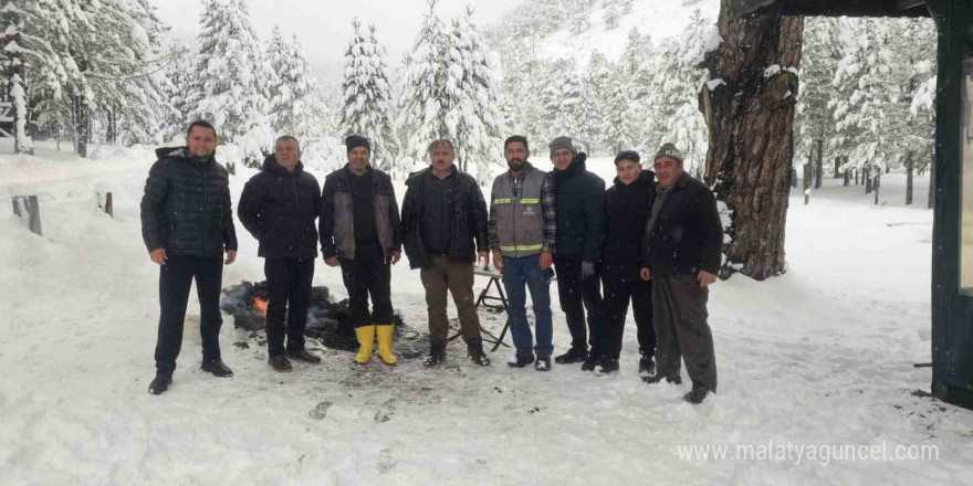 Başkan Pütün, karla kaplı Topuklu Yaylasında incelemelerde bulundu