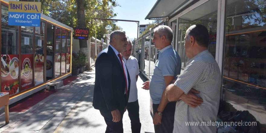 Başkan Sadıkoğlu, Kışla Caddesi ve Söğütlü Cami esnafları ile bir araya geldi