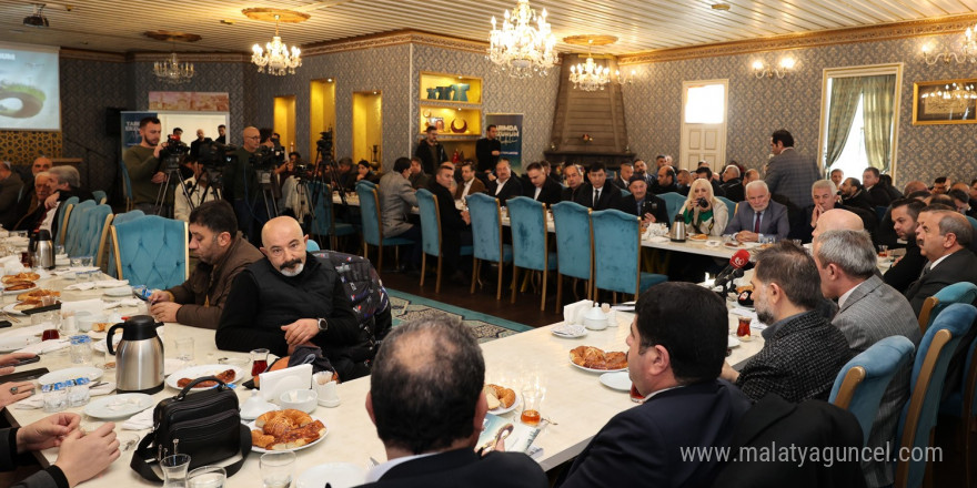 Başkan Sekmen’in “Tarımda Erzurum Modeli” kitabı yoğun ilgi gördü