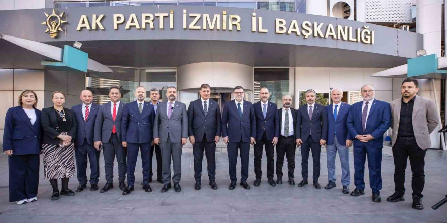 Başkan Tugay AK Parti İl Başkanlığı ziyaretinde iş birliği mesajı verdi