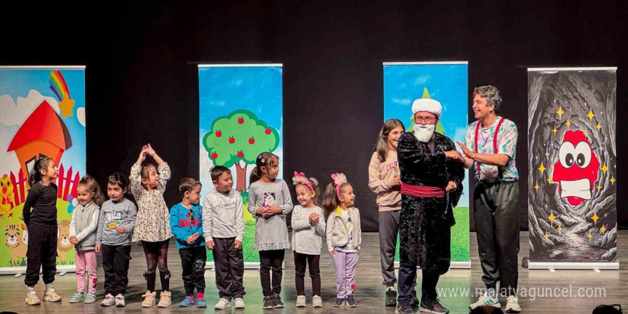 Başkan Yetişkin, Efeler’in çocuklarını tiyatroyla buluşturdu