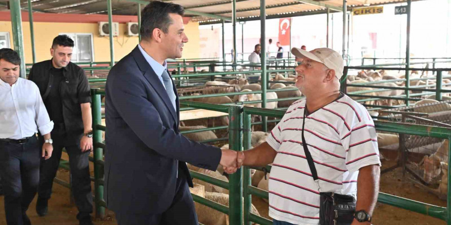 Başkan Zeyrek kurban pazarlığına aracı oldu