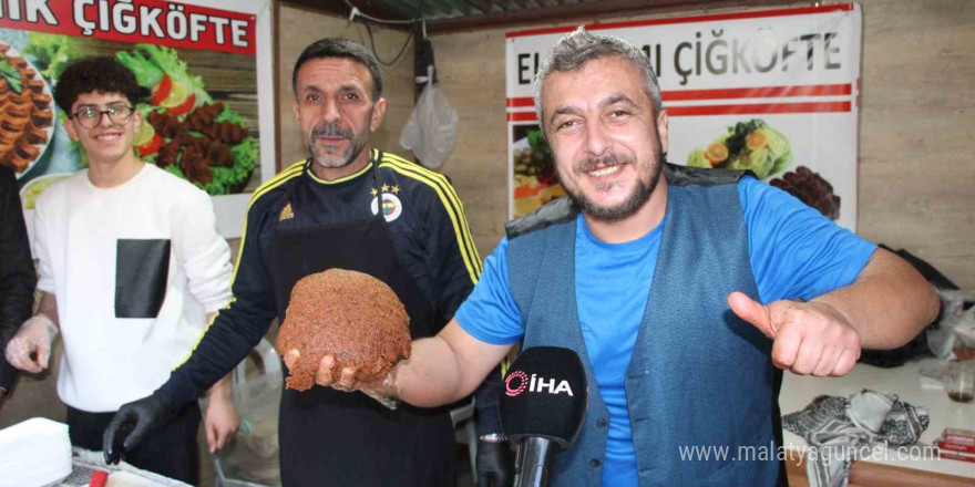 Batman’da gastronomi festivalinde Erzurum çağ kebabına yoğun ilgi