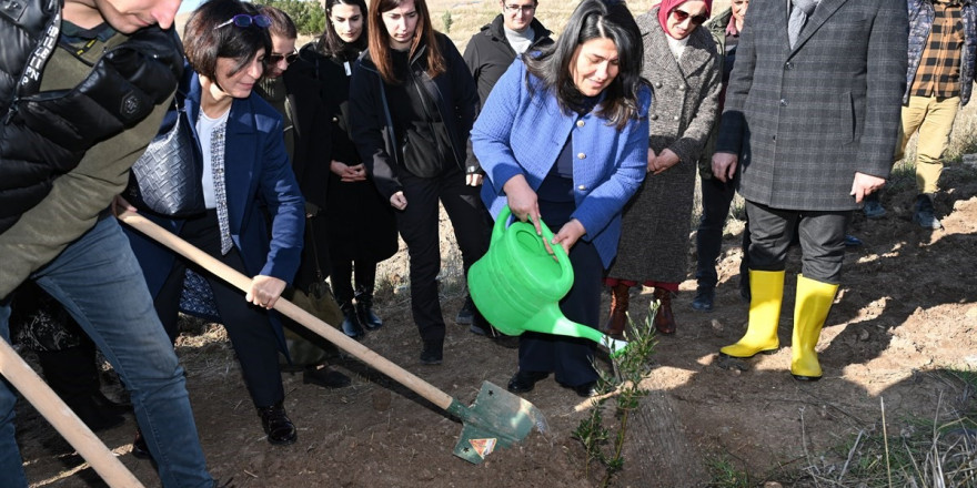 Batman’da Gazzeli şehitler anısına yüzlerce fidan toprakla buluşturuldu