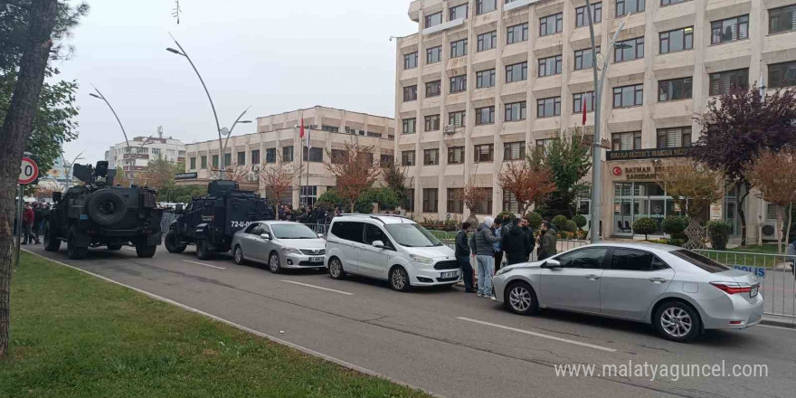 Batman’da polise taş atan gruba müdahale: 9 gözaltı