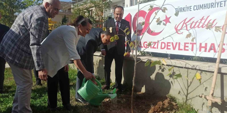 Battalgazi Devlet Hastanesi’nde 100. Yıl fidan dikimi gerçekleştirildi