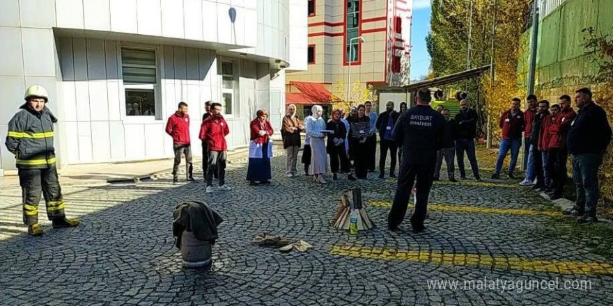 Bayburt Ağız ve Diş Sağlığı Merkezi’nde yangın tatbikatı gerçekleştirdi