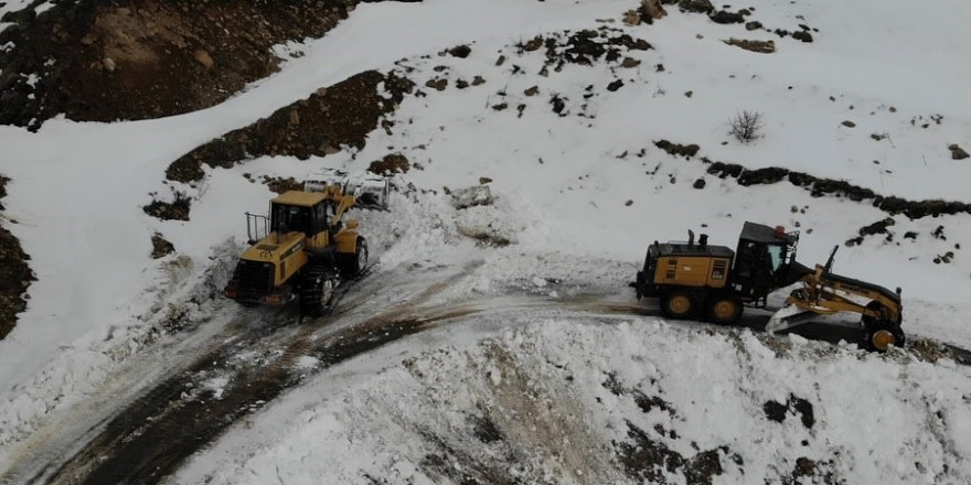 Bayburt İl Özel İdaresi, 978 kilometrelik yol ağı için gece gündüz çalışıyor