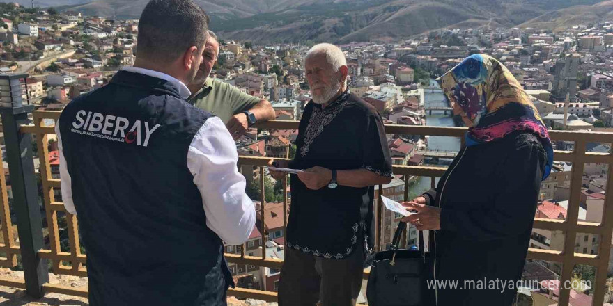 Bayburt polisi vatandaşları ve çocukları dolandırıcılara karşı uyarmaya devam ediyor