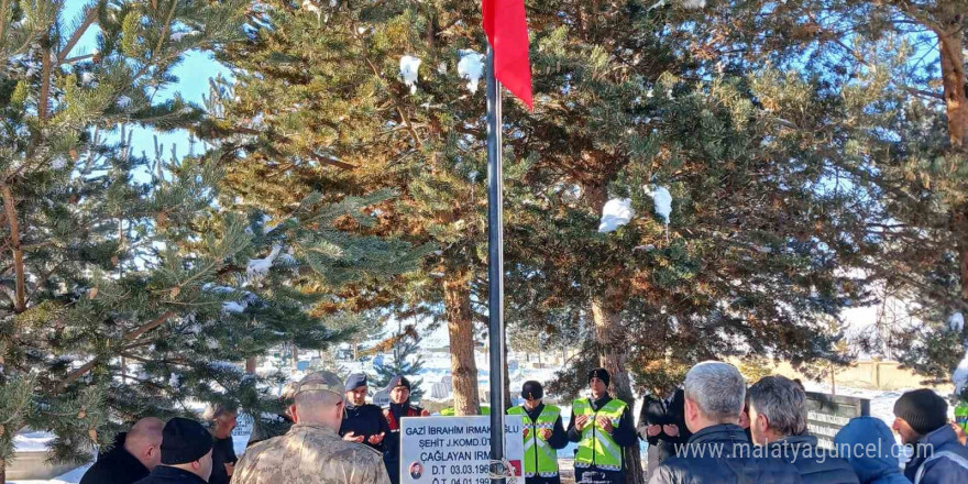 Bayburtlu şehit Çağlayan Irmak kabri başında dualarla anıldı