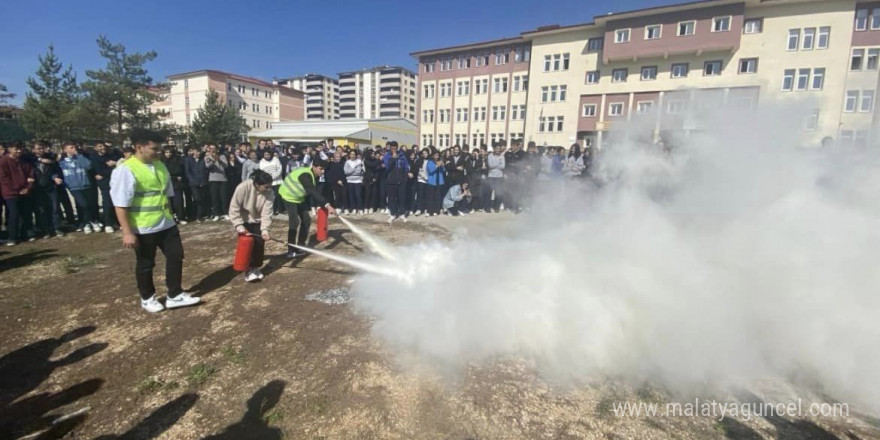 Bayburt’ta afet eğitimi ve tatbikat gerçekleştirildi