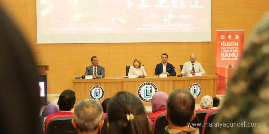 Bayburt’ta ’Filistin Mücadelesinde Türkiye’nin Kamu Diplomasisi’ konulu panel düzenledi