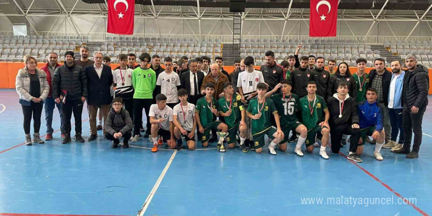 Bayburt’ta gençler futsal müsabakaları sona erdi