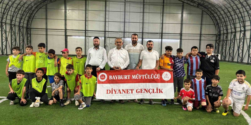 Bayburt’ta Yaz Kur’an Kursları Arası Futbol Turnuvası başladı