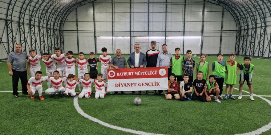 Bayburt’ta yaz Kur’an kursları arası futbol turnuvasının finali yapıldı