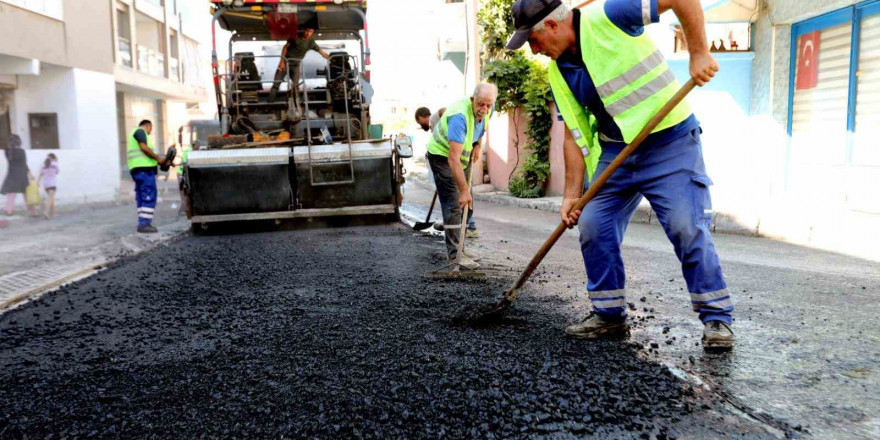 Bayraklı’da yollar yenileniyor