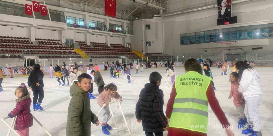 Bayraklılı çocuklar tatilin keyfini yaşadı