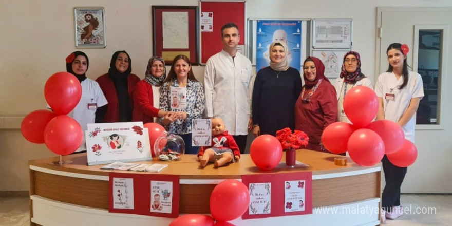 Bebek dostu hastanede Emzirme Haftası etkinliği