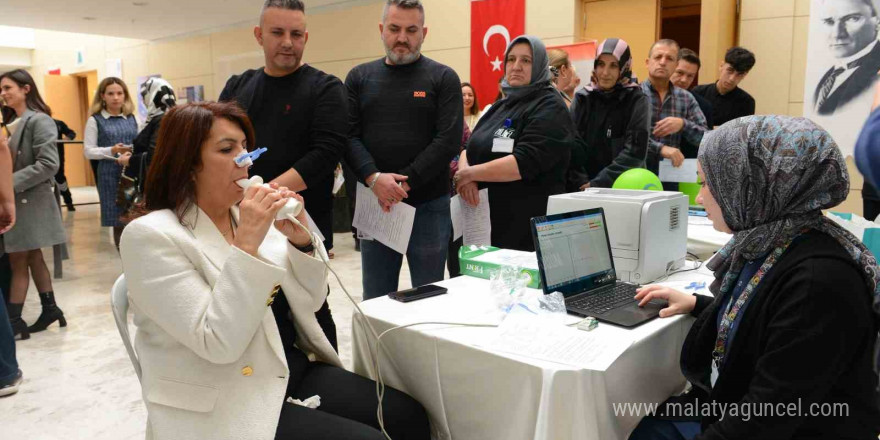 Belediye çalışanlarına KOAH testine tabi tutuldu