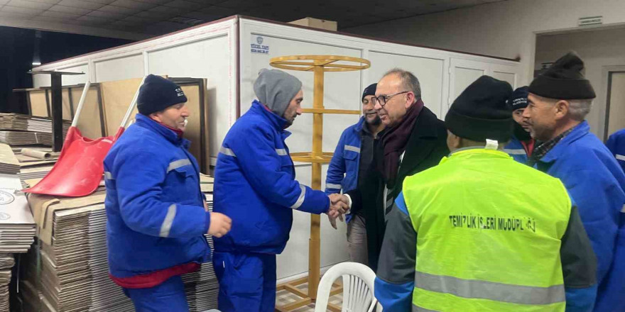 Belediye işçilerinden Başkan Akın’a zam teşekkürü