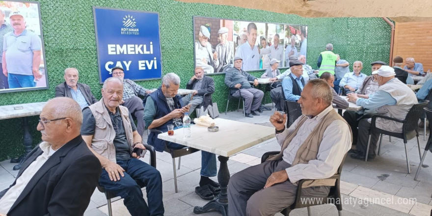 Belediyenin ‘Emekli Çayevi’ büyük ilgi görüyor