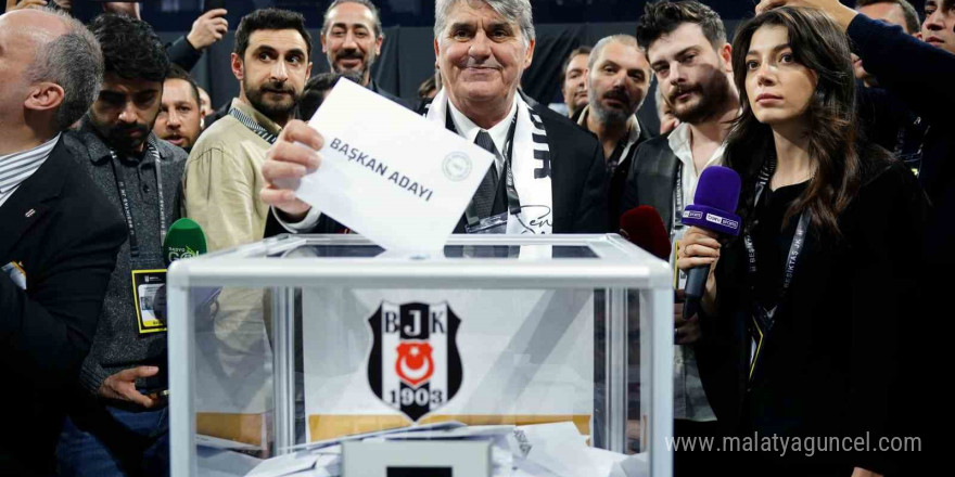 Beşiktaş Başkan Adayı Serdal Adalı oyunu kullandı