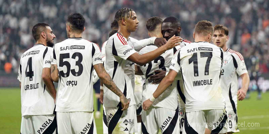 Beşiktaş, Süper Lig’in ilk yarısında siyahla beyaz gibiydi