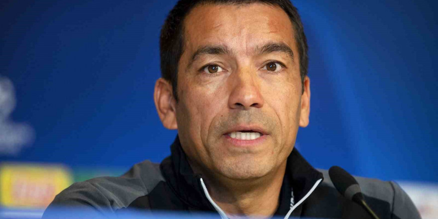 Beşiktaş’ın yeni teknik direktörü Giovanni van Bronckhorst oldu