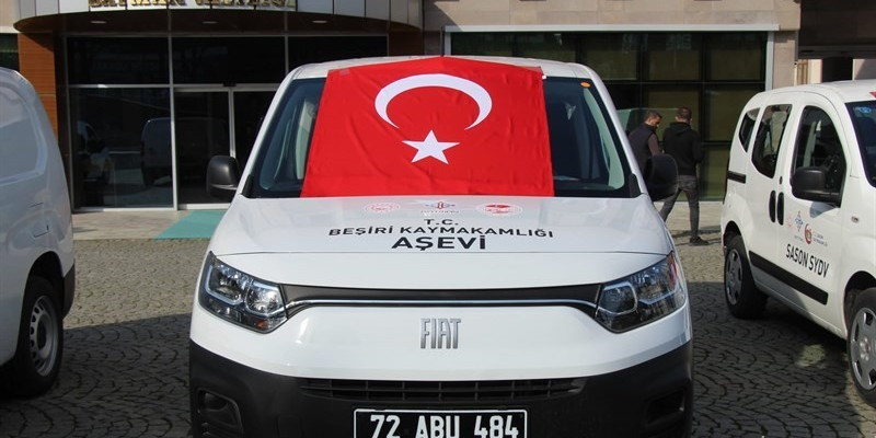 Beşiri’de özel donanımlı araçlarla 175 kişiye evinde sıcak yemek veriliyor