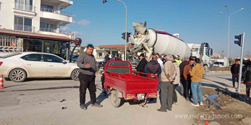 Beton mikseri ile çarpışan motosikletin sürücü öldü