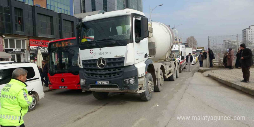 Beton mikserinin çarptığı kadın yaralandı