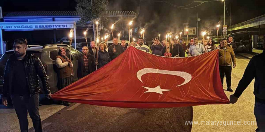 Beyağaçlılar Cumhuriyet coşkusunu fener alayında yaşandı