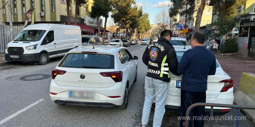 Beykoz’da trafiği tehlikeye düşüren 2 sürücü yakalandı