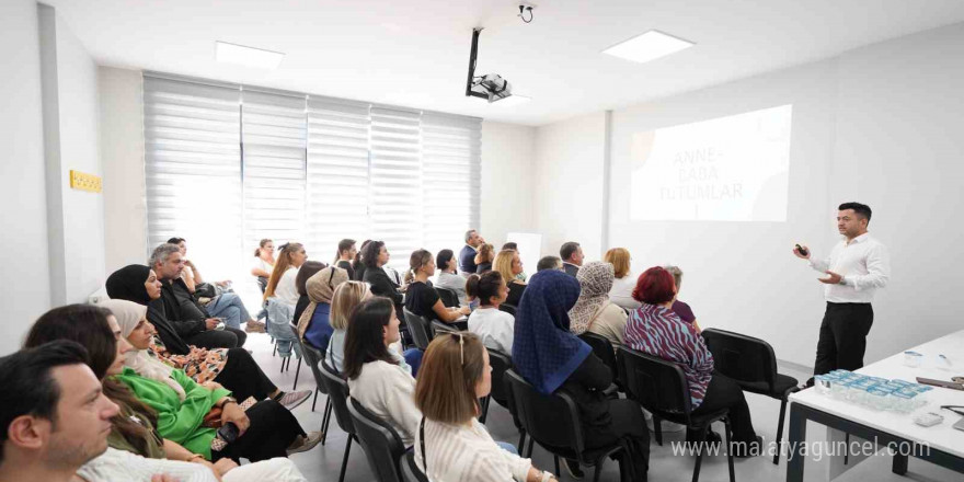 Beylikdüzü Belediyesi’nden ‘Mükemmeliyetçi Anne Baba Tutumları’ semineri