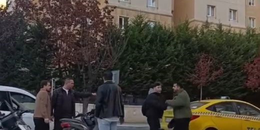 Beylikdüzü’nde polise ve vatandaşa küfür eden taksici gözaltına alındı