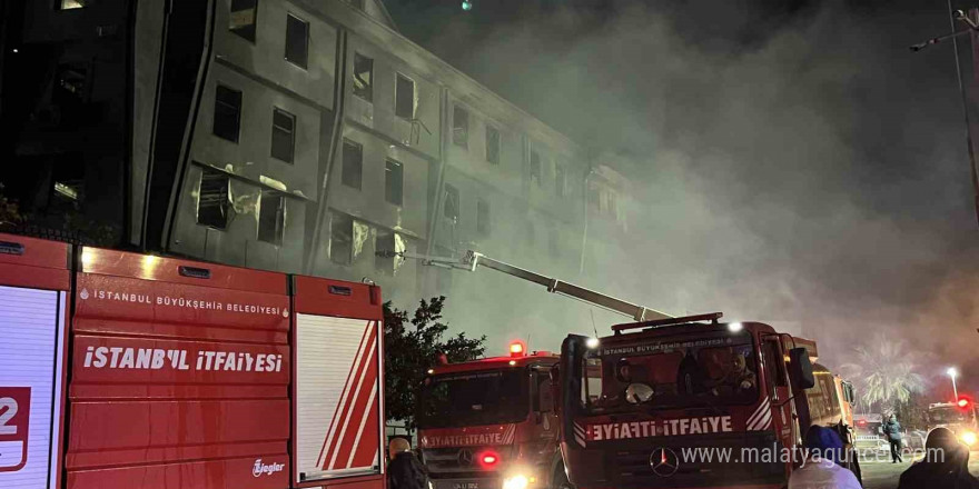 Beylikdüzü’ndeki fabrika yangını 16 saat sonra kontrol altına alındı