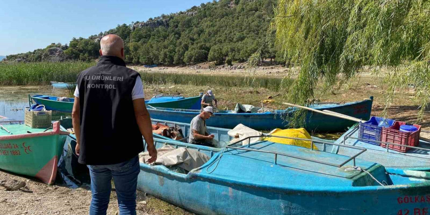 Beyşehir Gölü’nde balık boy yasağı denetimleri