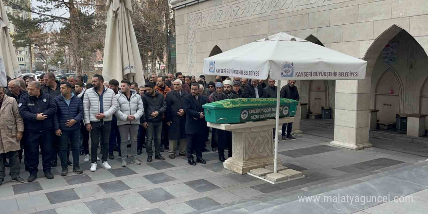 Bıçaklanarak öldürülen şahıs toprağa verildi