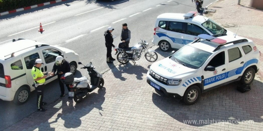 Bilecik’te motosiklet sürücülerine ceza yağdı