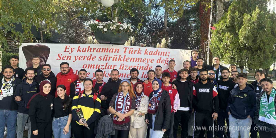 Bilecik’te taraftar gruplarından kadına ve çocuğa yönelik şiddete karşı karanfilli eylem