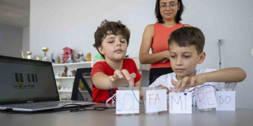 Bilim atölyelerinde çocuklar geleceğe hazırlanıyor