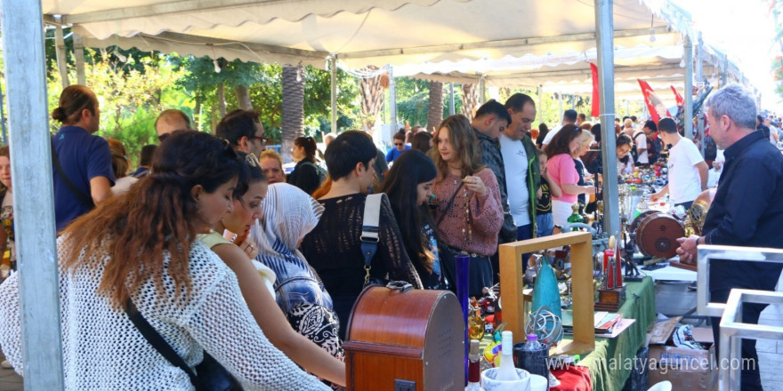 Binbir çeşit antika bu festivalde