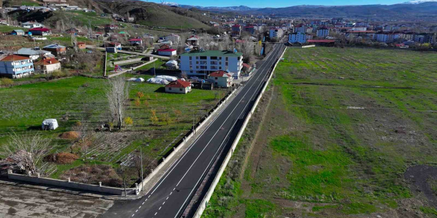 Bingöl Belediyesi yol yapım çalışmalarını sürdürüyor