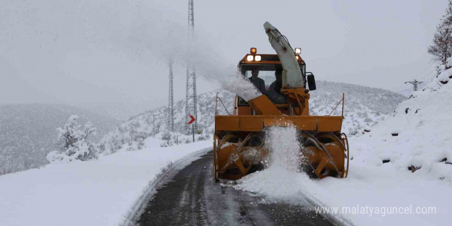 Bingöl’de beyaz esaret: 191 köy yolu ulaşıma kapandı