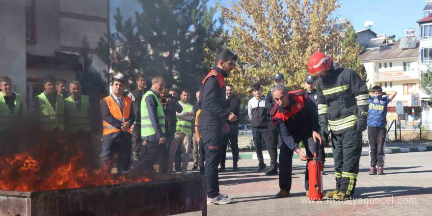 Bingöl’de hastane personeline yangın eğitimi